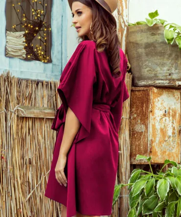 Rochie tip fluture bordo cu cordon în talie – fotografia 2