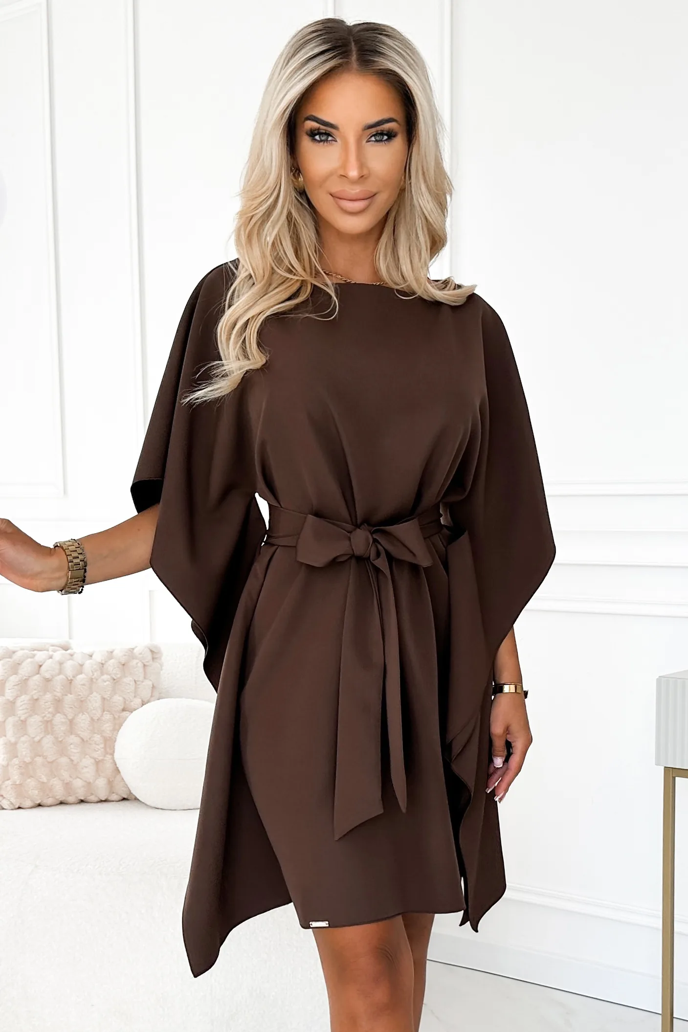 Rochie tip fluture ciocolatie cu cordon în talie