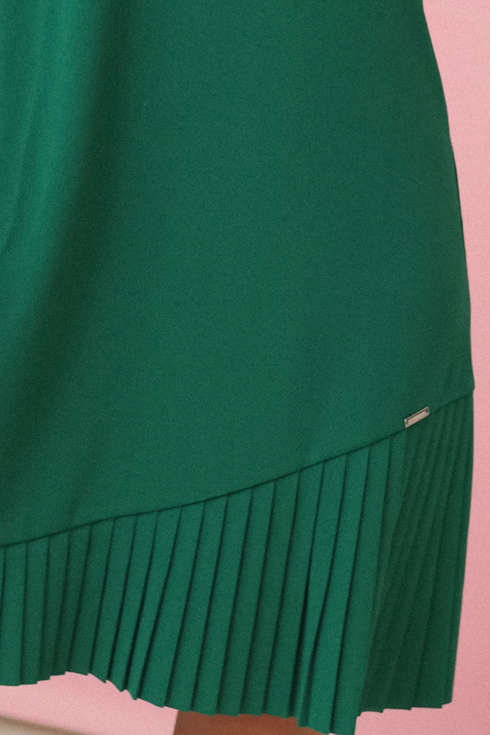 Rochie trapez verde cu plisă asimetrică – fotografia 10