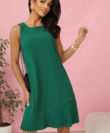 Rochie trapez verde cu plisă asimetrică